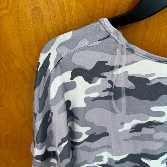 Haptics by Holly Harper Boutique‎ Short Sleeve Top Camo blue mashup - Picture 8 of 10